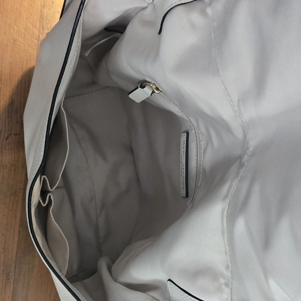 Marc Jacobs Light Gray Crossbody Bag - Picture 6 of 6